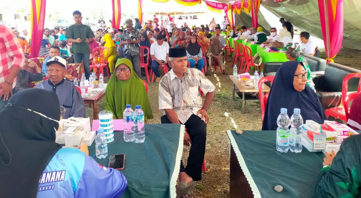 Jurnalis Dan Pemda Hadir Untuk Rakyat, Pengobatan Gratis Di Fukweu Disambut Antusias