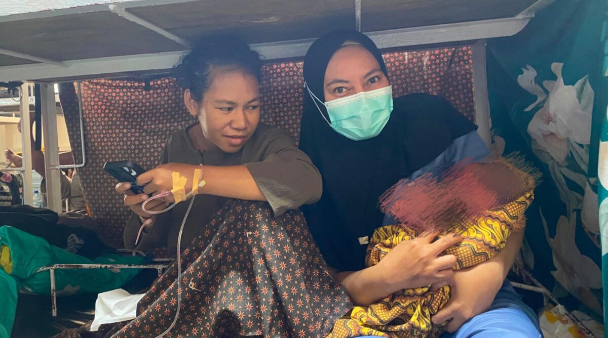 Menolong Tak Mengenal Tempat: Cerita Inspiratif Seorang Bidan Asal Sula Di Tengah Laut